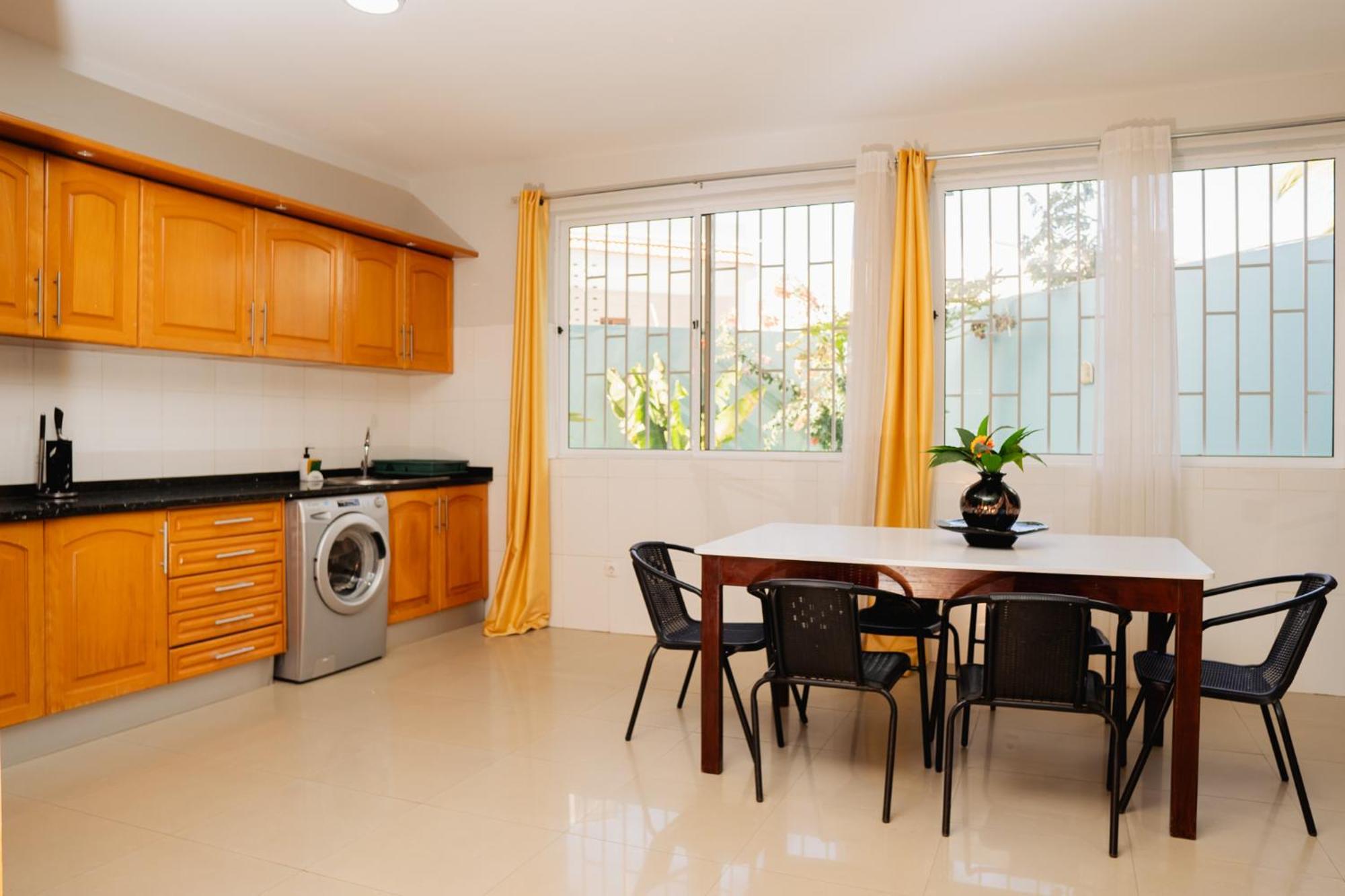 Praia Guest House מראה חיצוני תמונה